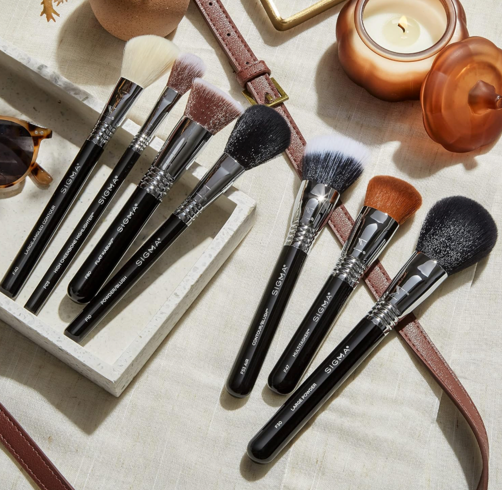 Sigma Beauty (F30) Large Powder Makeup Brush
