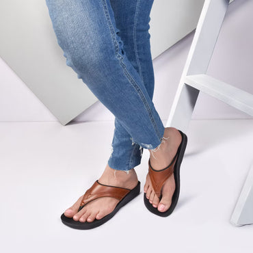 Aerothotic - Ostrya Thong Sandals For Women - Tan (L0336)