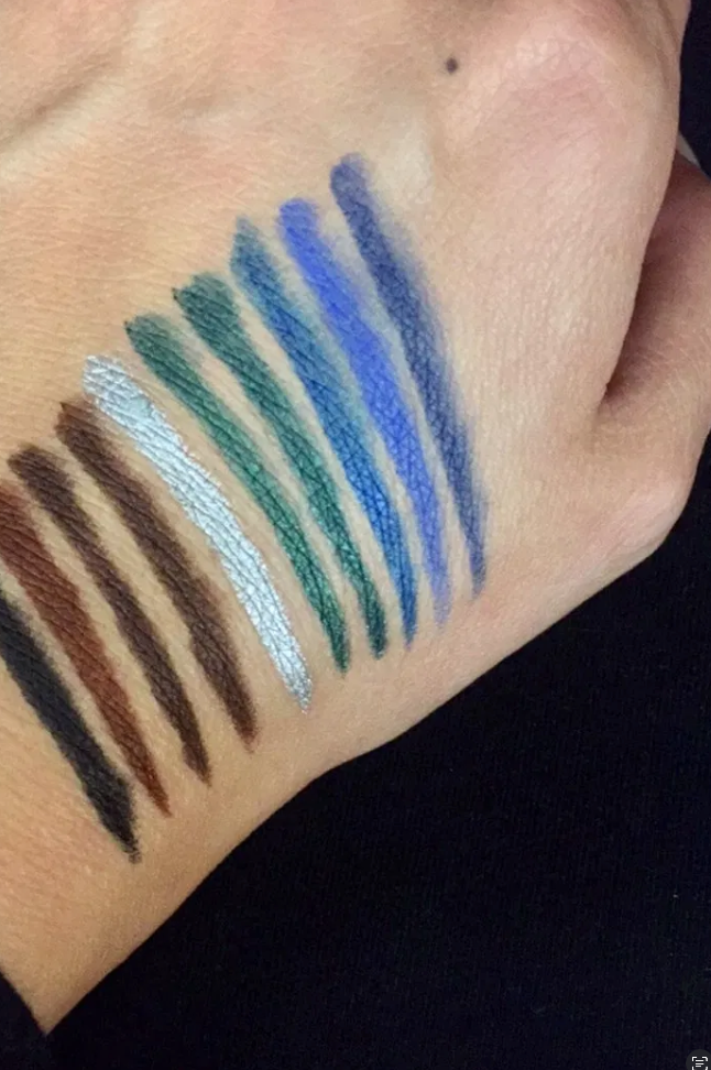 NOTE Cosmetics Ultra Rich Color Eye Pencil 
